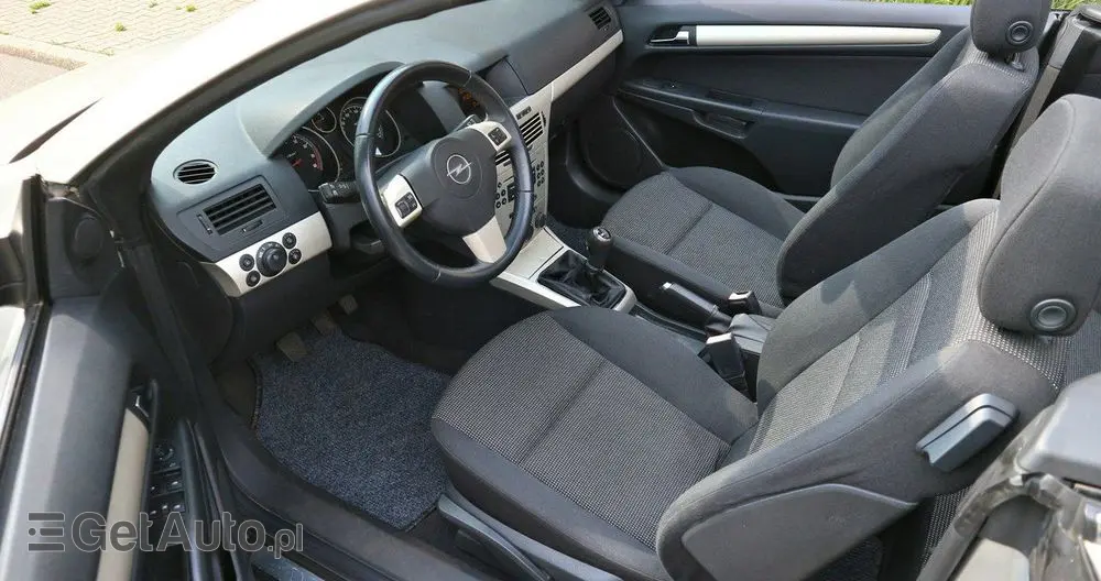 OPEL Astra GTC 1.6 Edition