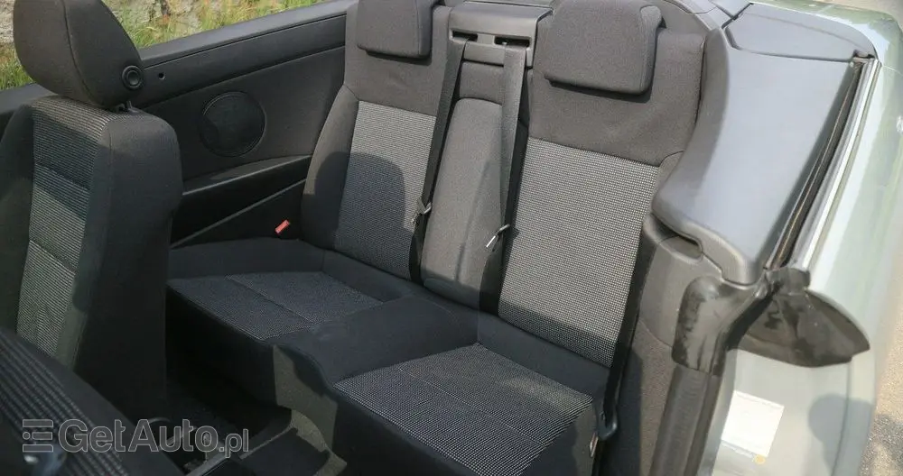 OPEL Astra GTC 1.6 Edition