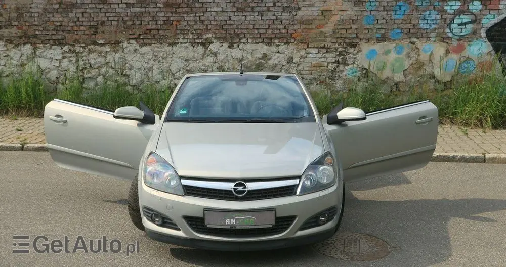 OPEL Astra GTC 1.6 Edition