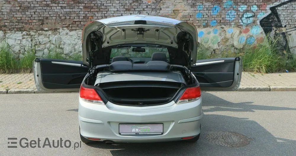 OPEL Astra GTC 1.6 Edition