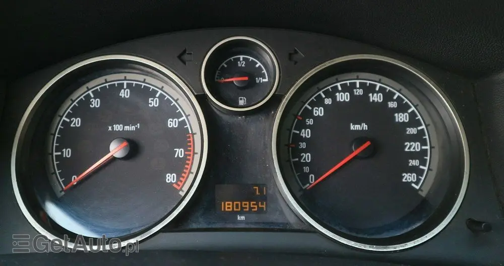 OPEL Astra GTC 1.6 Edition