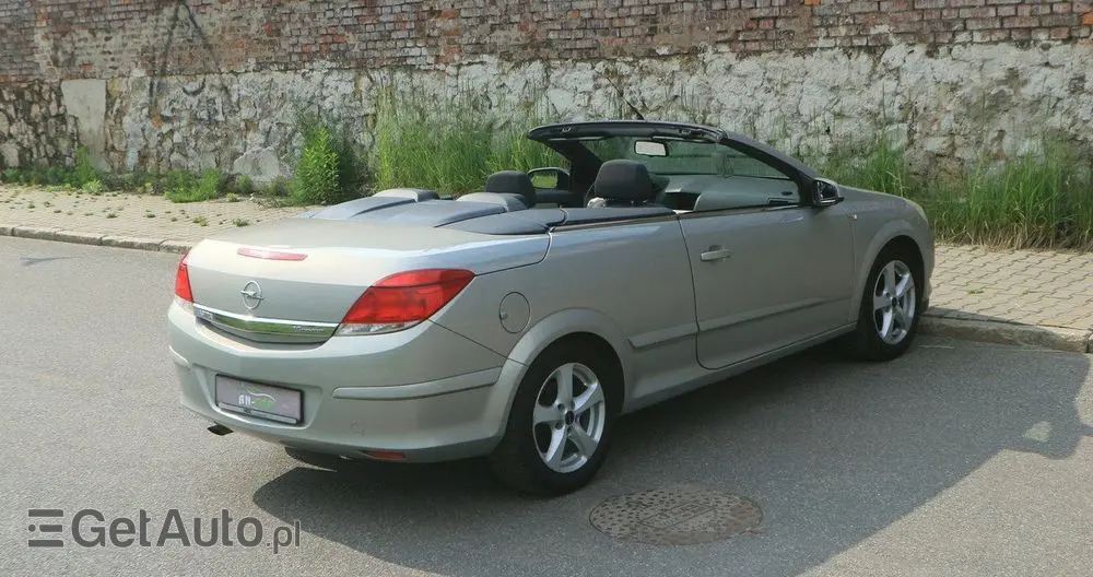 OPEL Astra GTC 1.6 Edition