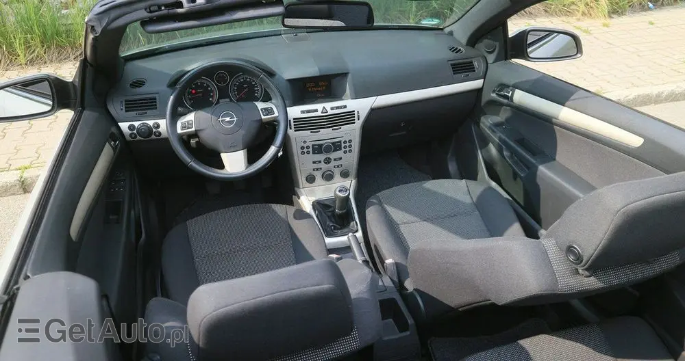 OPEL Astra GTC 1.6 Edition