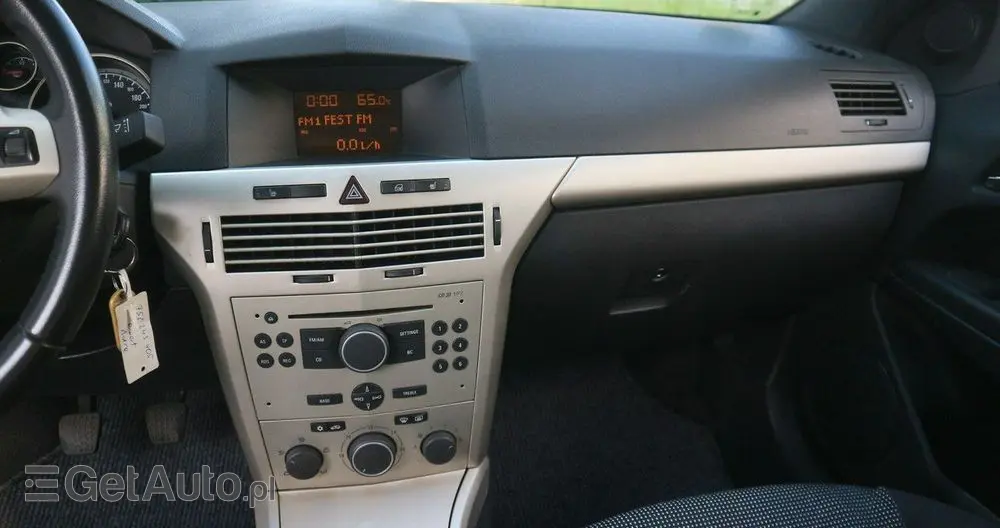 OPEL Astra GTC 1.6 Edition