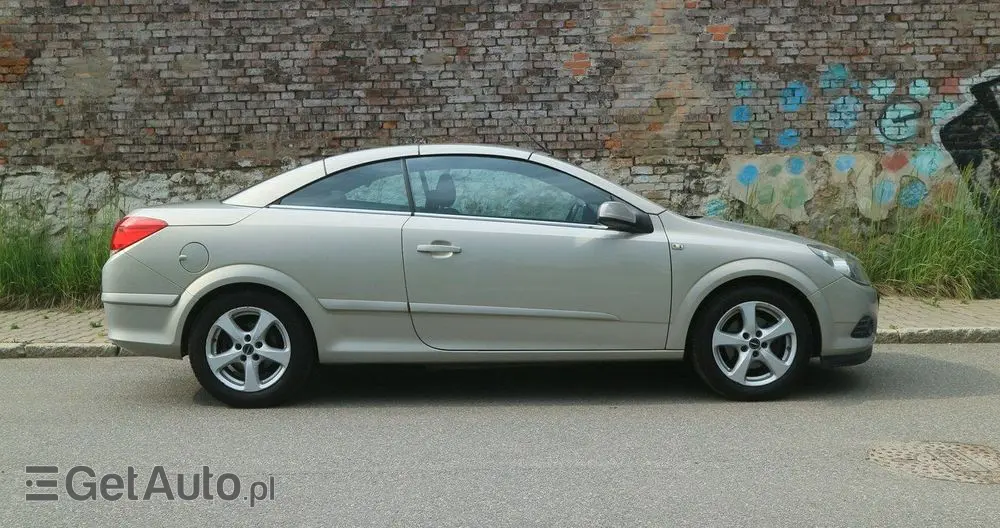 OPEL Astra GTC 1.6 Edition