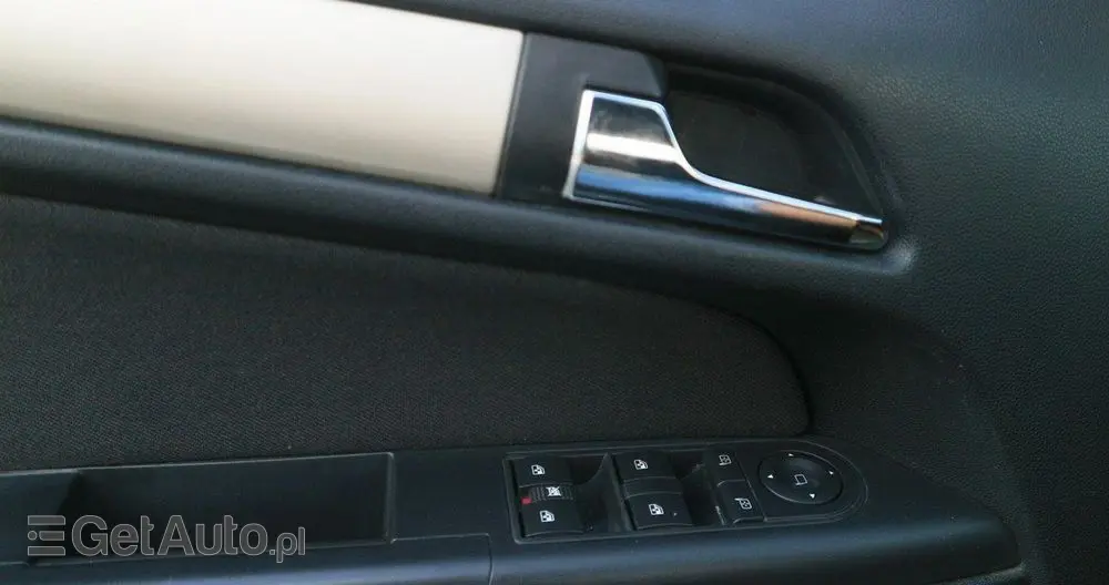 OPEL Astra GTC 1.6 Edition