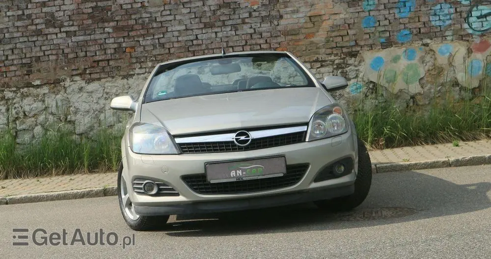 OPEL Astra GTC 1.6 Edition