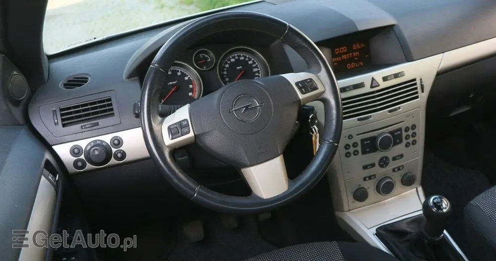 OPEL Astra GTC 1.6 Edition