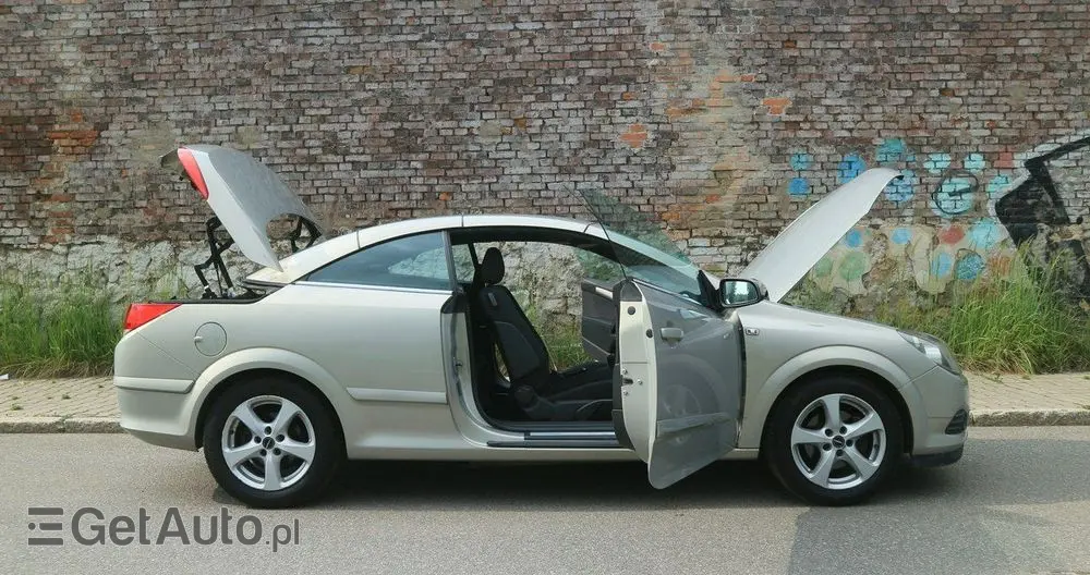 OPEL Astra GTC 1.6 Edition