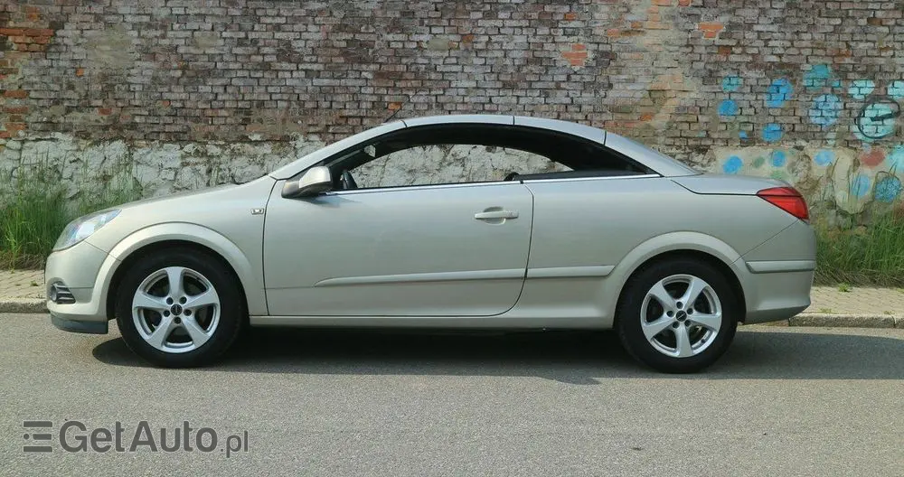 OPEL Astra GTC 1.6 Edition