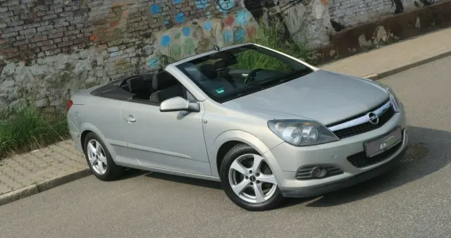 OPEL Astra GTC 1.6 Edition