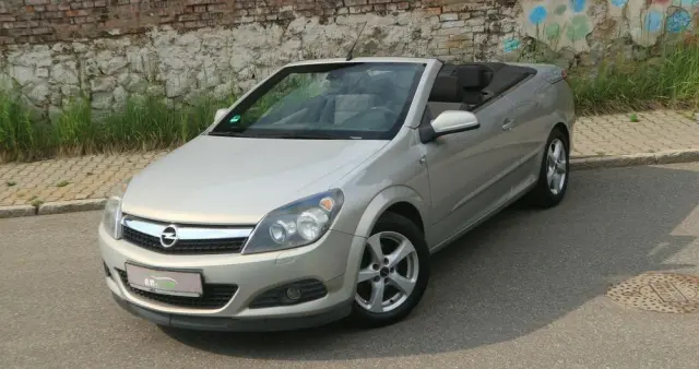 OPEL Astra GTC 1.6 Edition