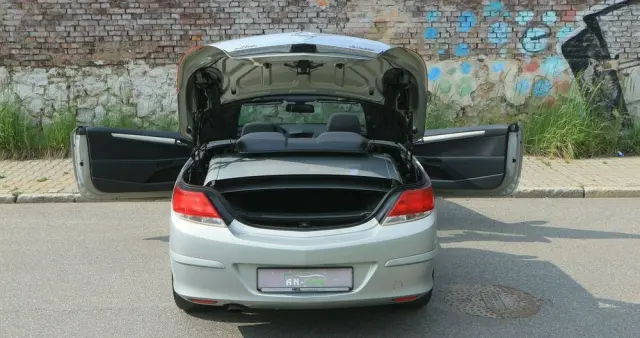 OPEL Astra GTC 1.6 Edition