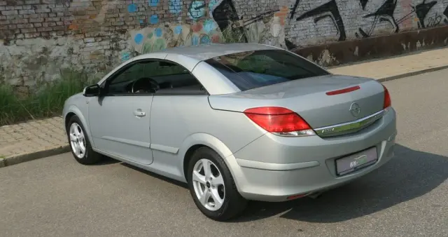 OPEL Astra GTC 1.6 Edition