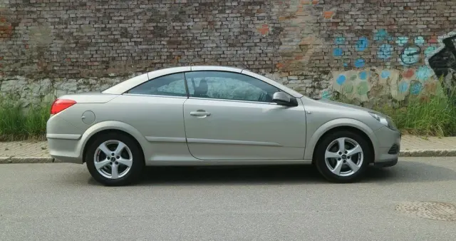 OPEL Astra GTC 1.6 Edition