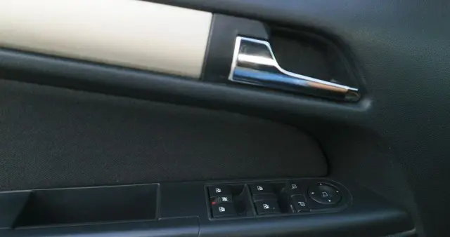 OPEL Astra GTC 1.6 Edition