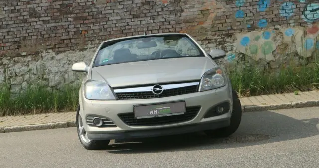 OPEL Astra GTC 1.6 Edition
