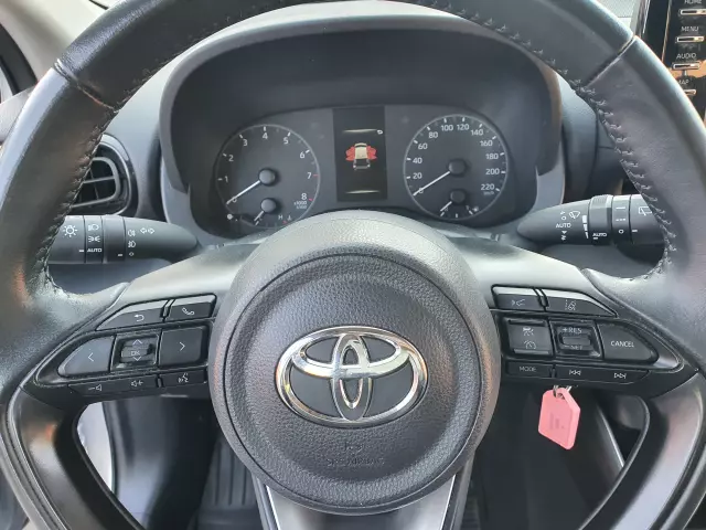 TOYOTA Yaris Comfort