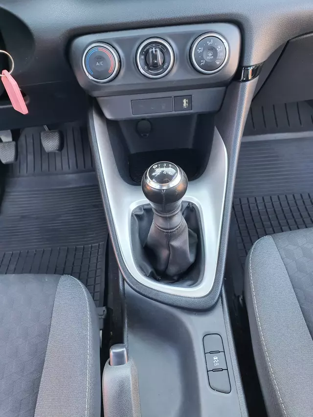 TOYOTA Yaris Comfort