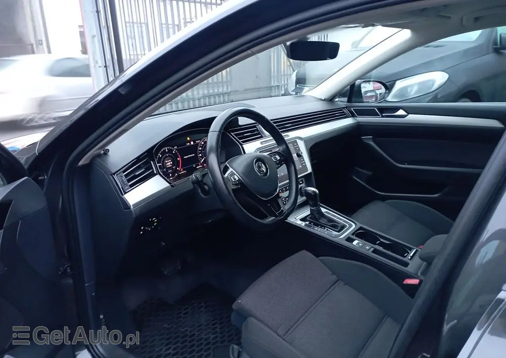 VOLKSWAGEN Passat Variant 2.0 TDI BMT SCR Highline DSG7