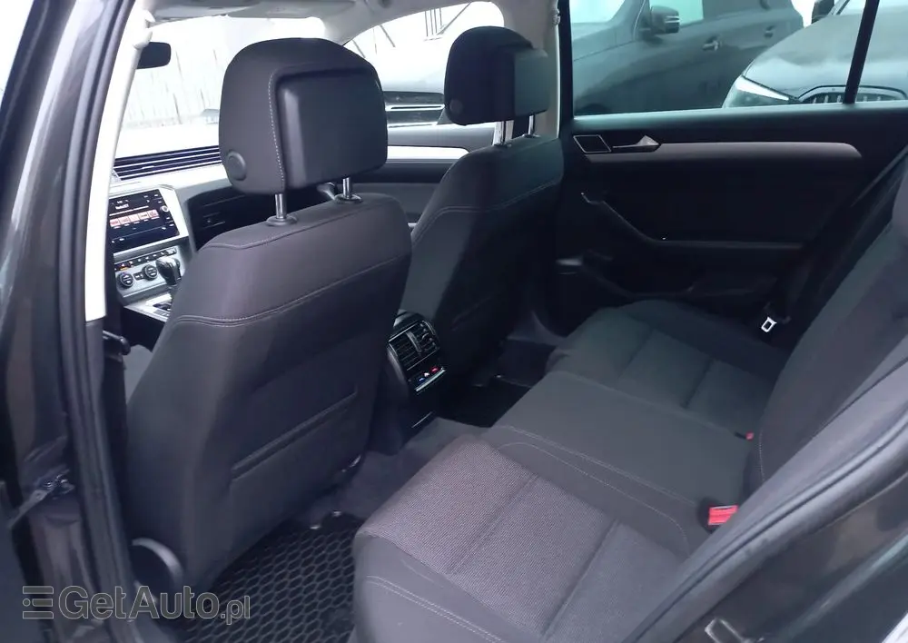 VOLKSWAGEN Passat Variant 2.0 TDI BMT SCR Highline DSG7