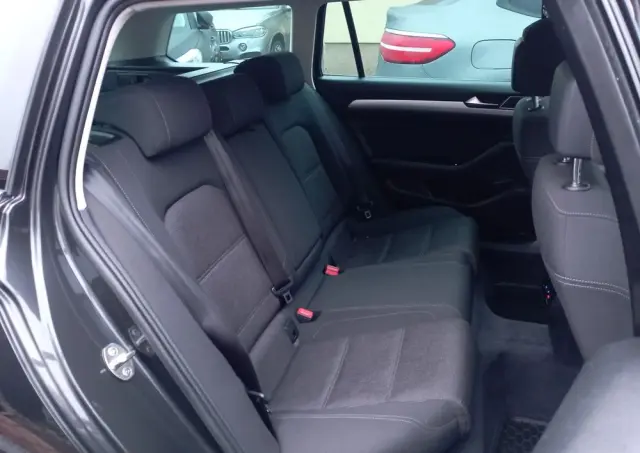 VOLKSWAGEN Passat Variant 2.0 TDI BMT SCR Highline DSG7