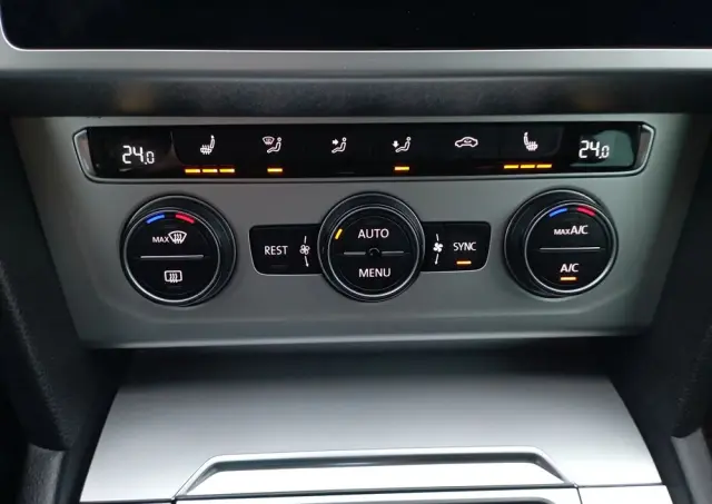 VOLKSWAGEN Passat Variant 2.0 TDI BMT SCR Highline DSG7