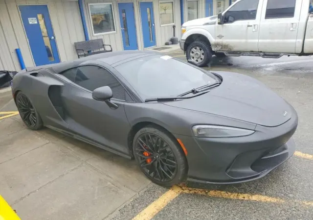 MCLAREN GT 