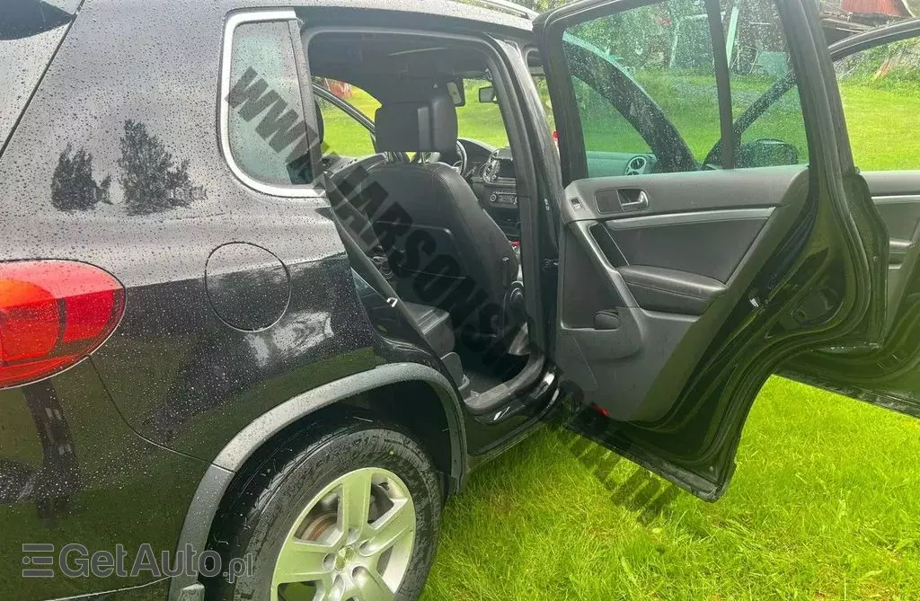 VOLKSWAGEN Tiguan 
