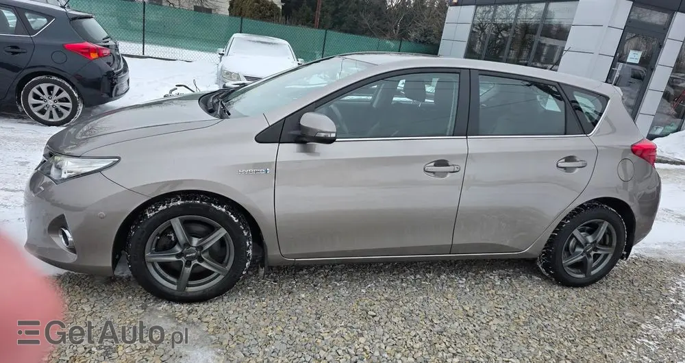 TOYOTA Auris 