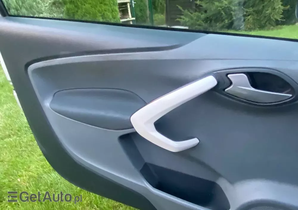 FORD KA 1.2 Titanium (air2)