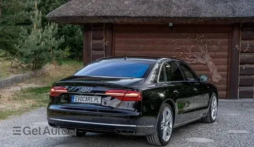 AUDI A8 