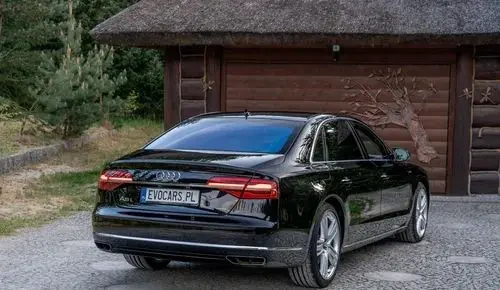 AUDI A8 