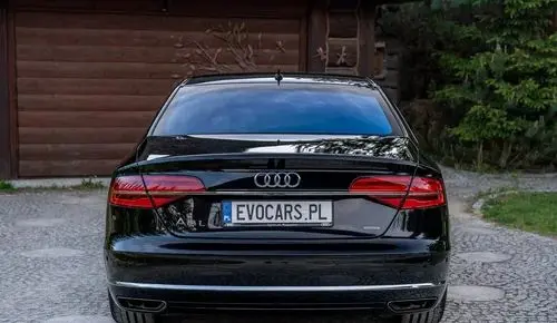 AUDI A8 