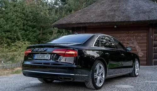 AUDI A8 