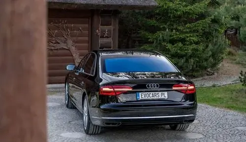 AUDI A8 