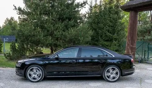 AUDI A8 