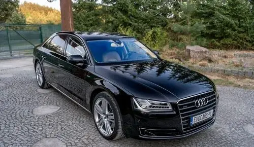 AUDI A8 