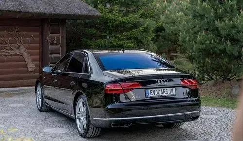 AUDI A8 