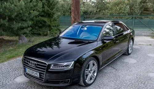 AUDI A8 