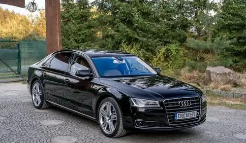 AUDI A8 