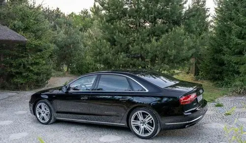 AUDI A8 