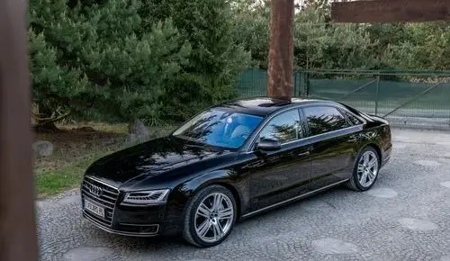 AUDI A8 