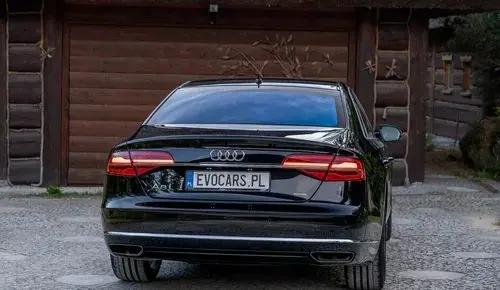 AUDI A8 