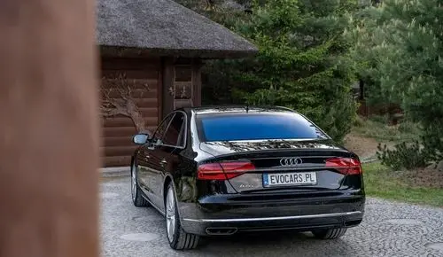 AUDI A8 