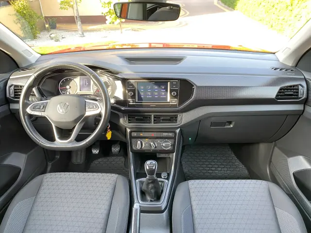 VOLKSWAGEN T-Cross Life