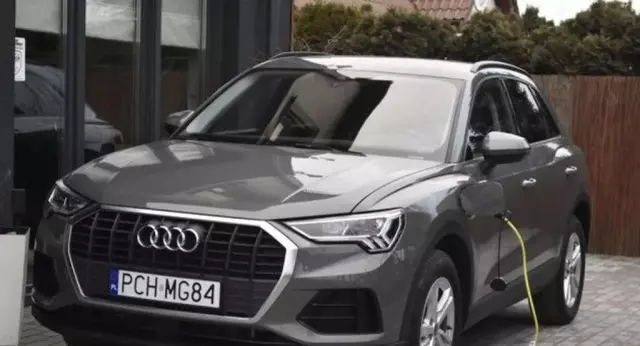 AUDI Q3 