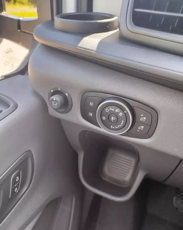 FORD Transit kontener 8 euro palet + winda Dhollandia / Bliźniak 