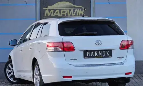 TOYOTA Avensis 