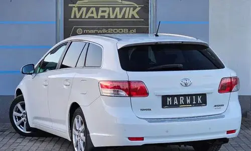 TOYOTA Avensis 